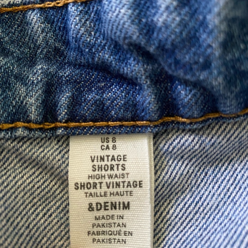 H&M high waisted vintage shorts - Picture 2 of 3